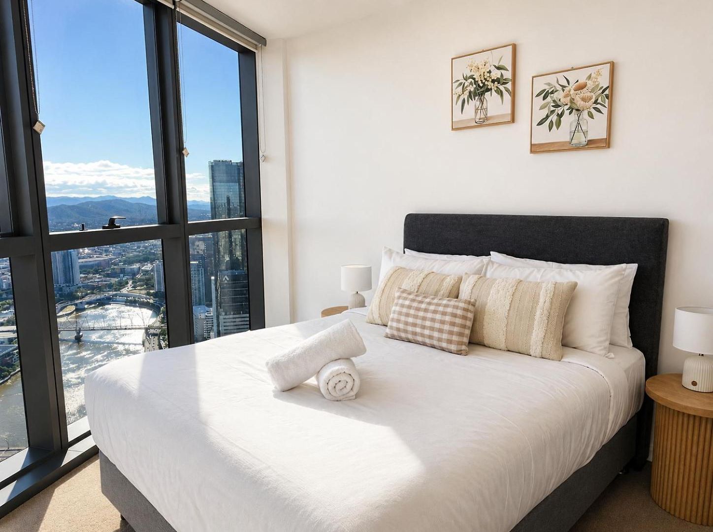 Apartment 63 Floors Up & A Million-dollar View W/ Carpark - Brisbane