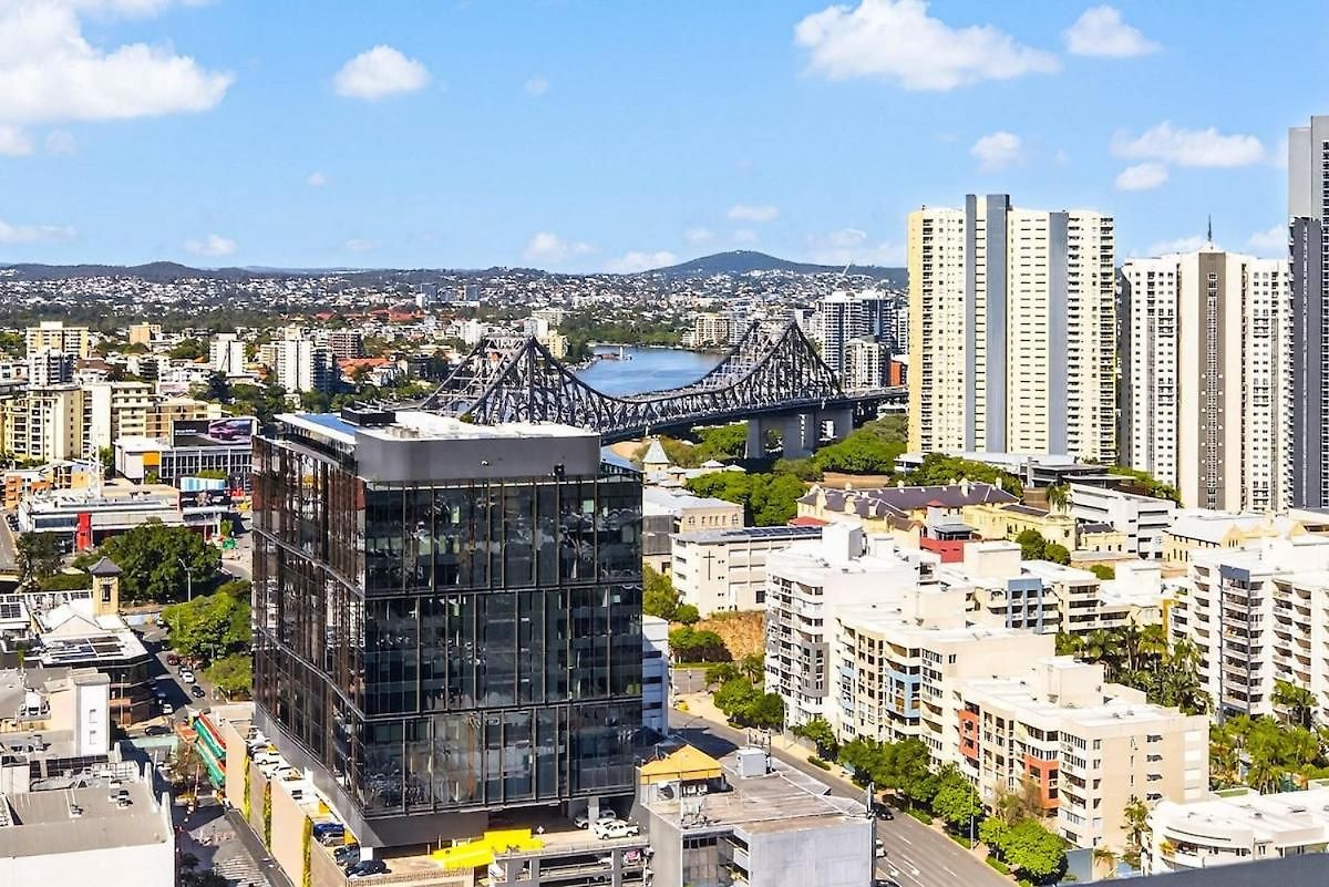 Luxe 3br Penthouse With Story Bridge And River Views Apartment