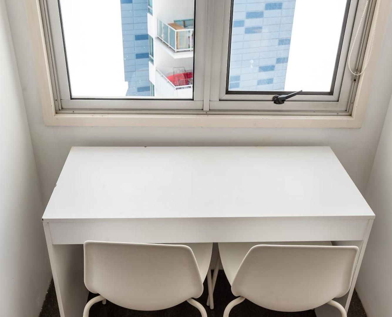 Prime Location River Glimpse 2br Walk To Cbd With Parking *