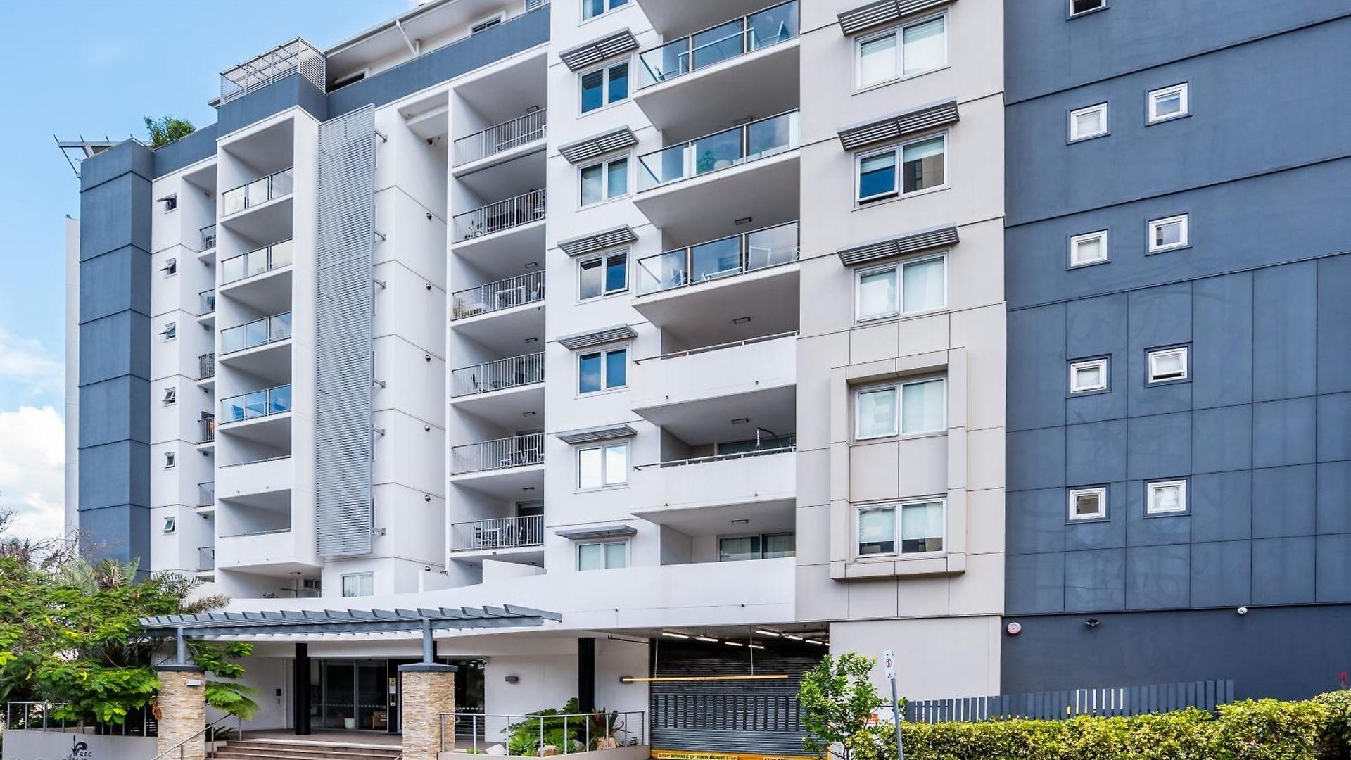 Apartment Prime Location River Glimpse 2br Walk To Cbd With Parking