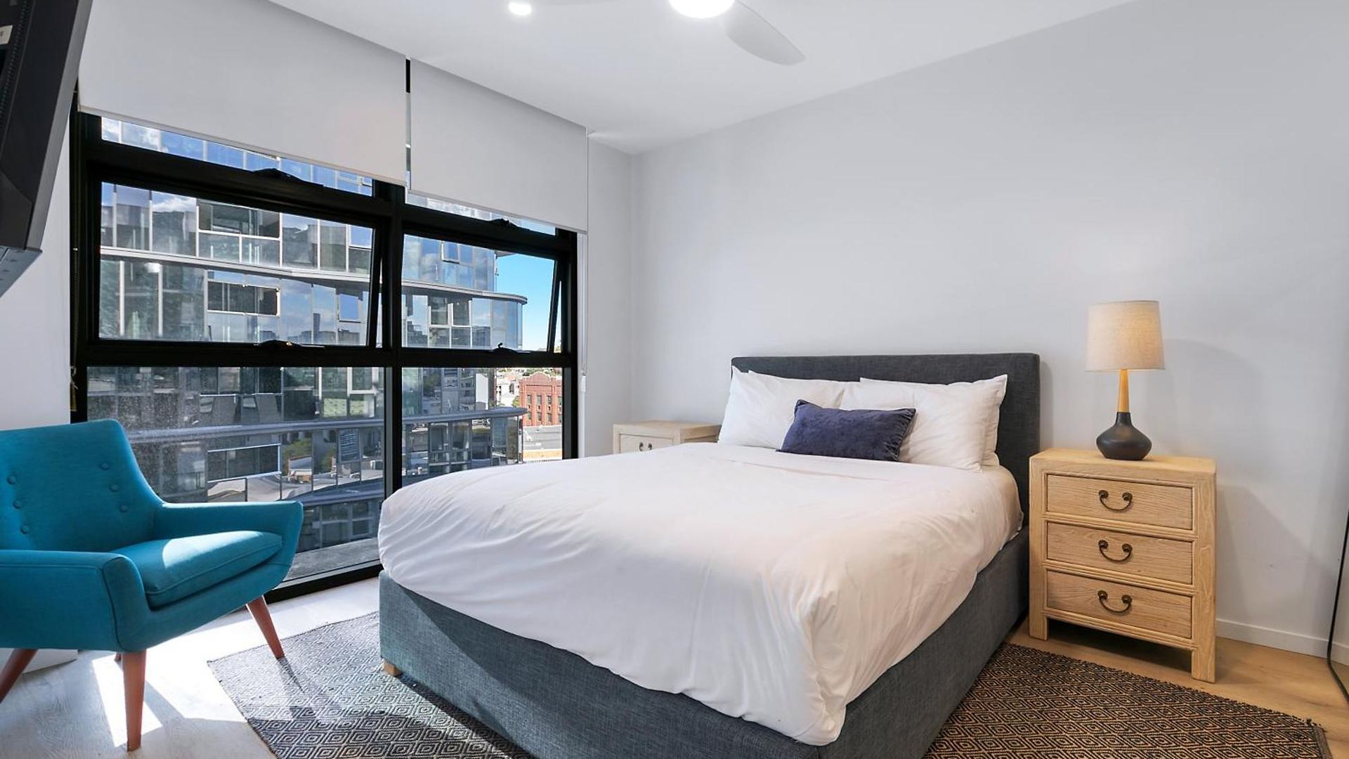 Riverstone Perch - Urban Comfort Near River Apartment Brisbane