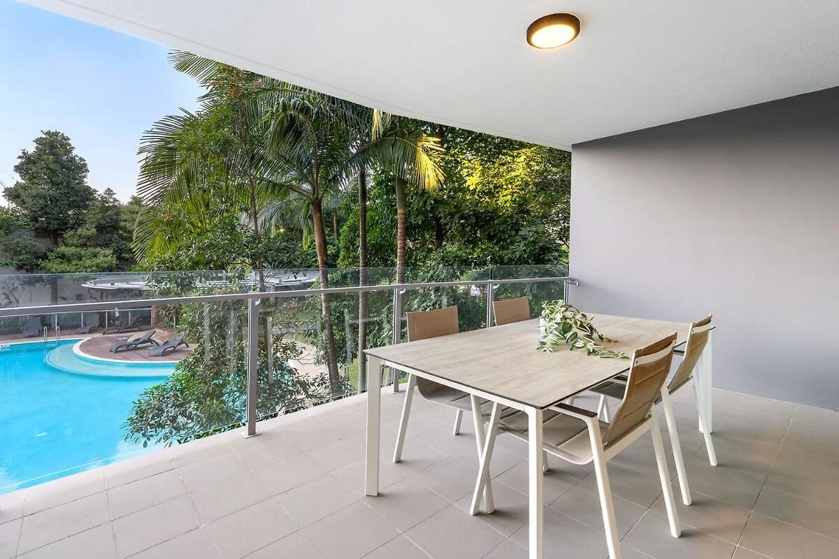 Spacious And Stylish 3br In West End Brisbane