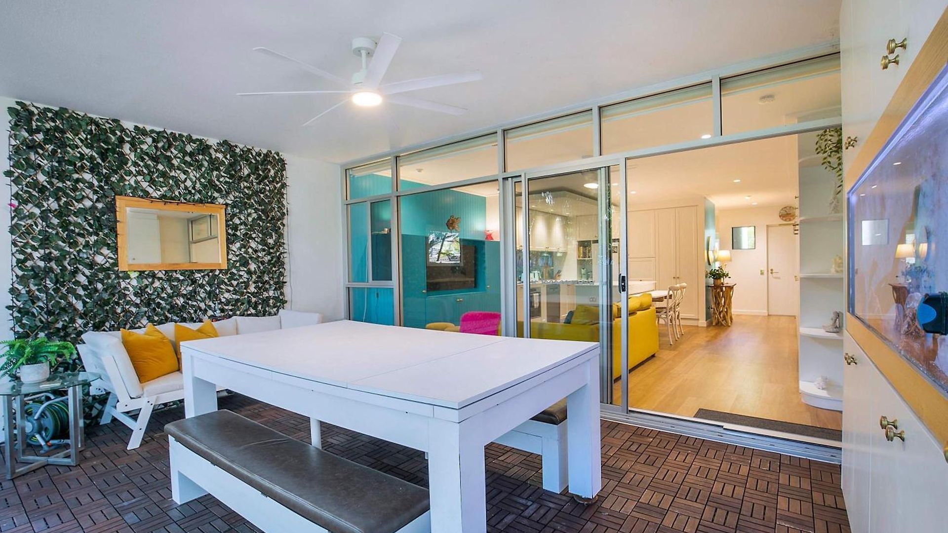 The Fishbowl - 1bed-1bath-1car-pool Brisbane