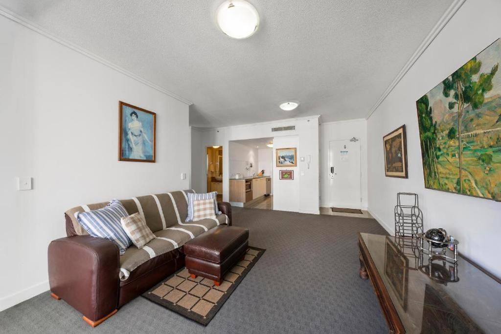 Cbd Resort-style Pool, Gym, Parking Walk To Waterfront