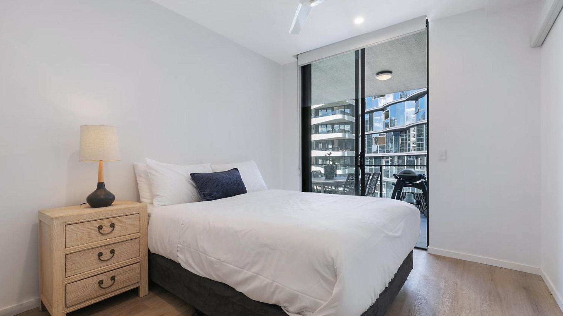 Riverstone Perch - Urban Comfort Near River Apartment *