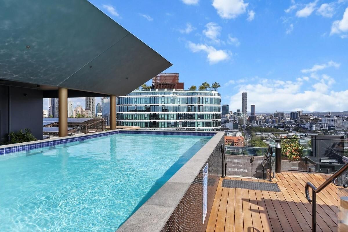 2br Sky - Pool - Gym - Sleeps 6 - Baby *