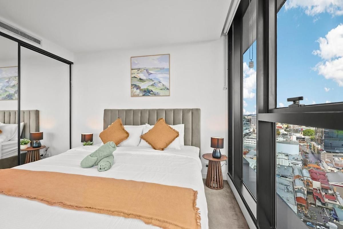Apartment Lvl 22 - Sleep 8 - Pool Cinema & Parking *