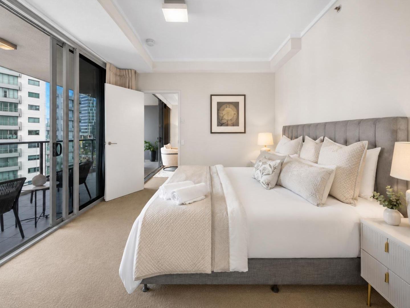 Skyline Apartment