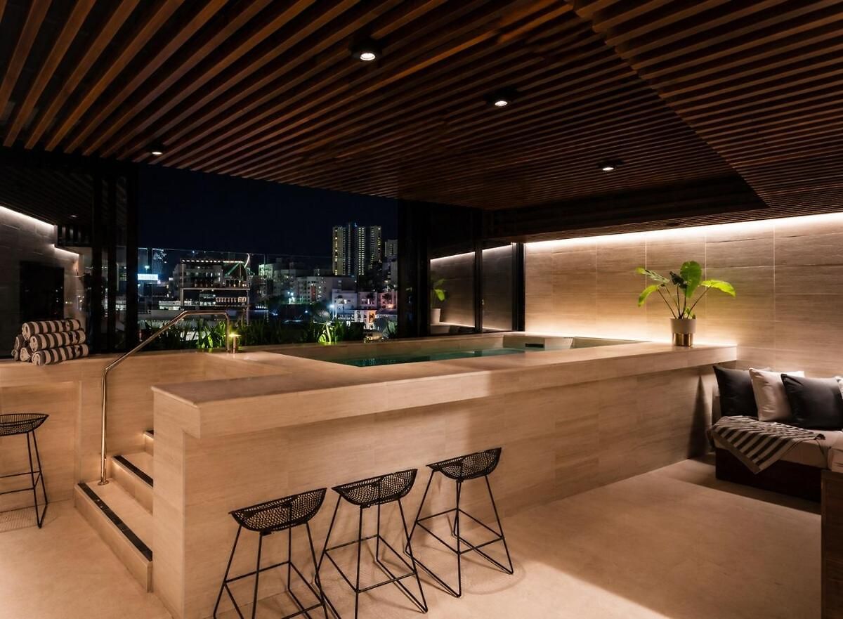 Luxe 3br Penthouse With Story Bridge And River Views Apartment
