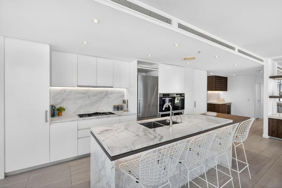 Luxe 3br Penthouse With Story Bridge And River Views Apartment