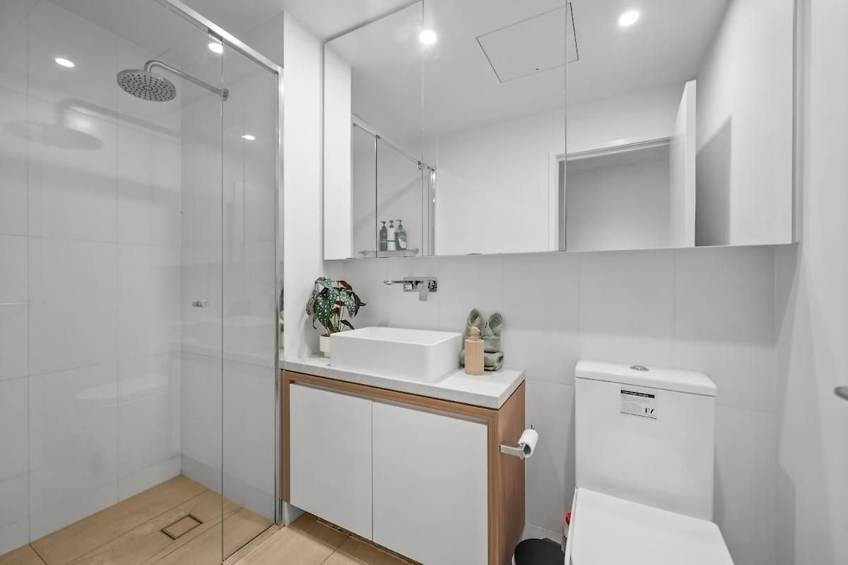Lvl 22 - Sleep 8 - Pool Cinema & Parking Apartment