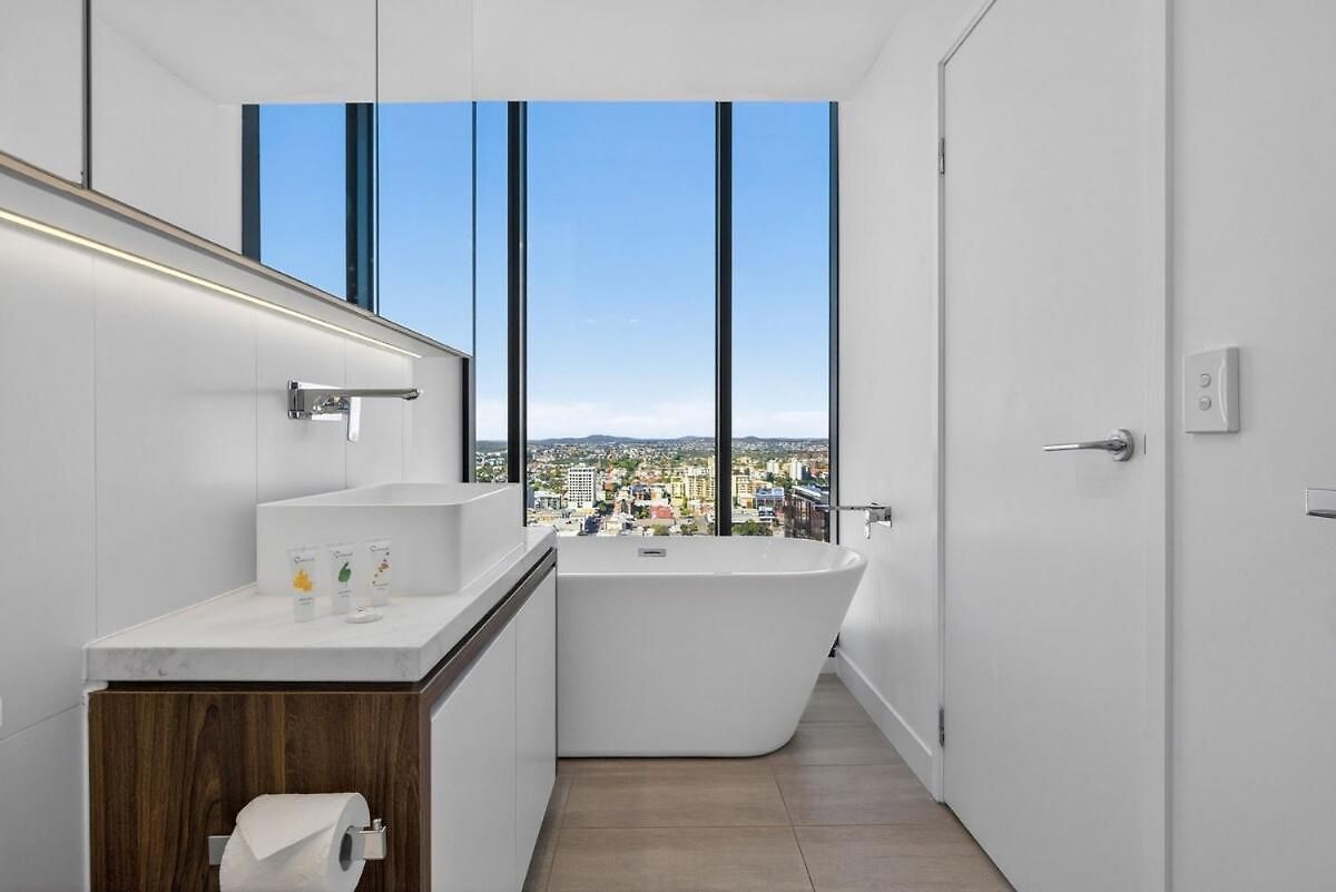 Luxe 3br Penthouse With Story Bridge And River Views Apartment