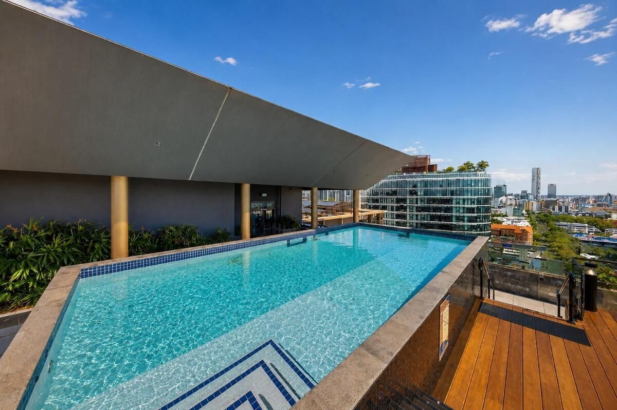 2br Sky - Pool - Gym - Sleeps 6 - Baby *