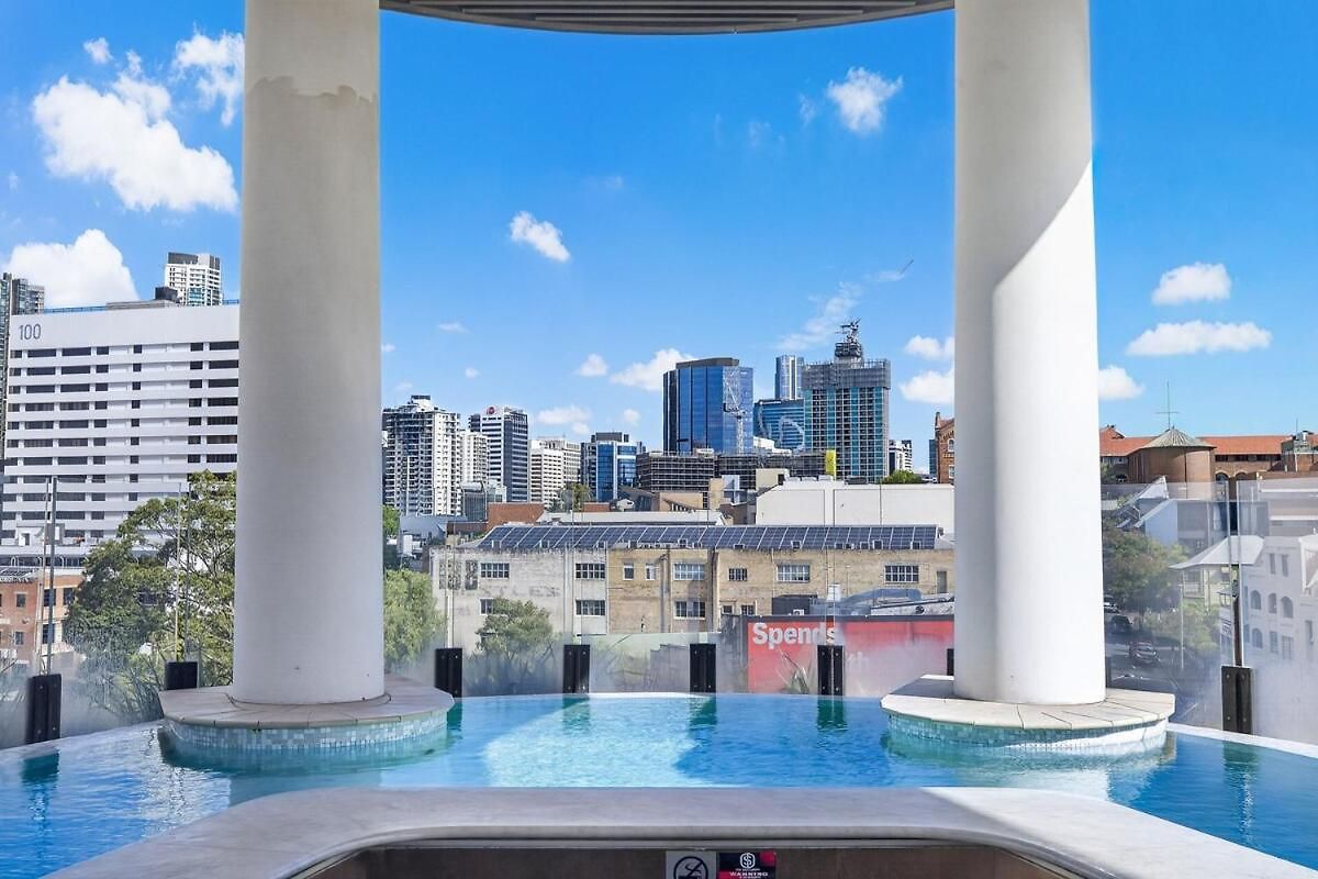 Luxe 3br Penthouse With Story Bridge And River Views Apartment