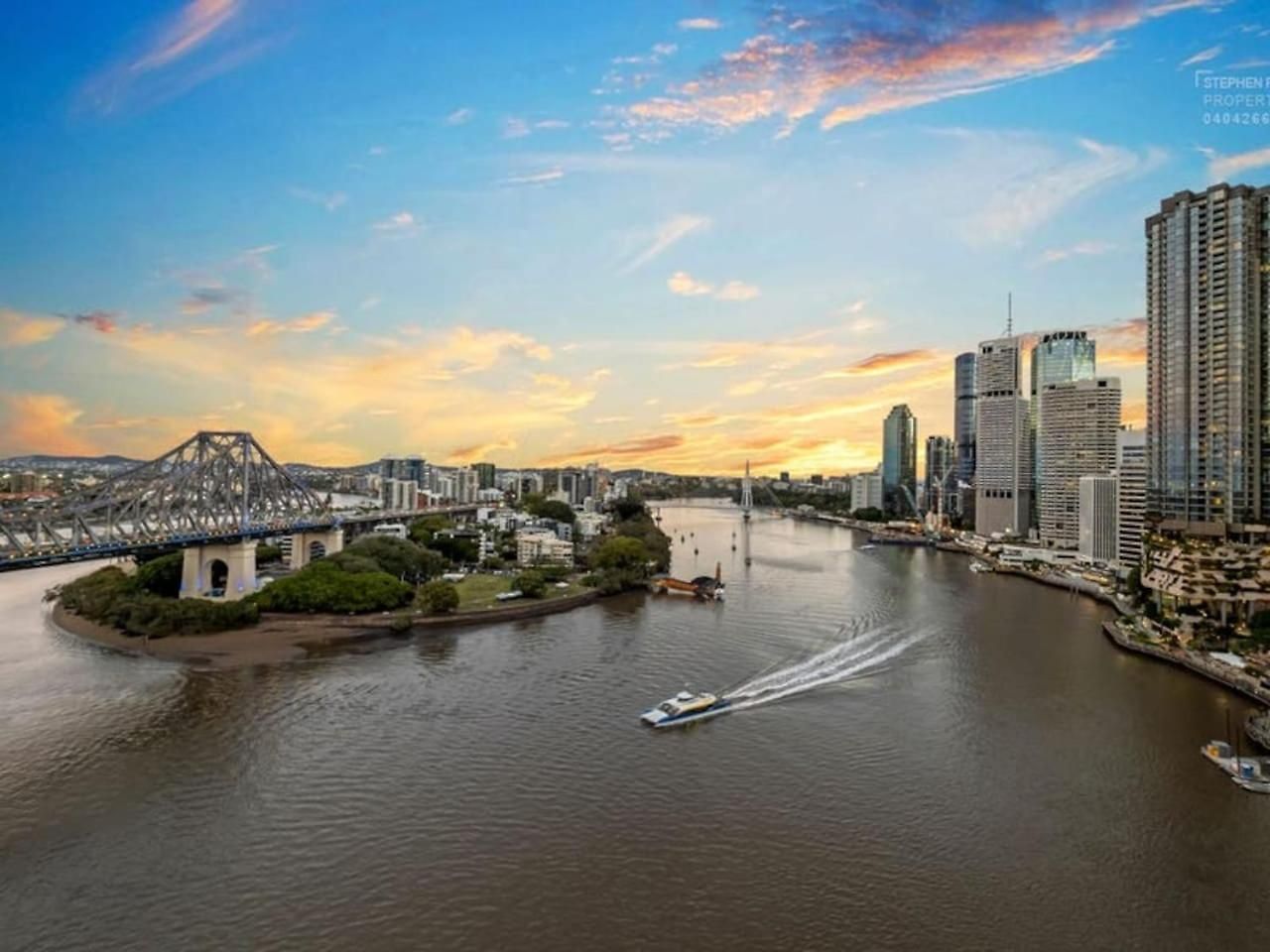 Wake To The River 3 Bedroom Riverside With Pool Gym And Parking