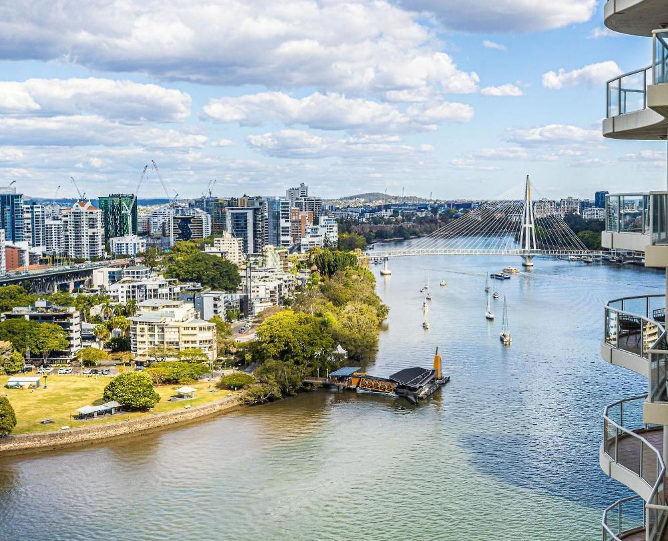 Apartment Wake To The River 3 Bedroom Riverside With Pool Gym And Parking Brisbane