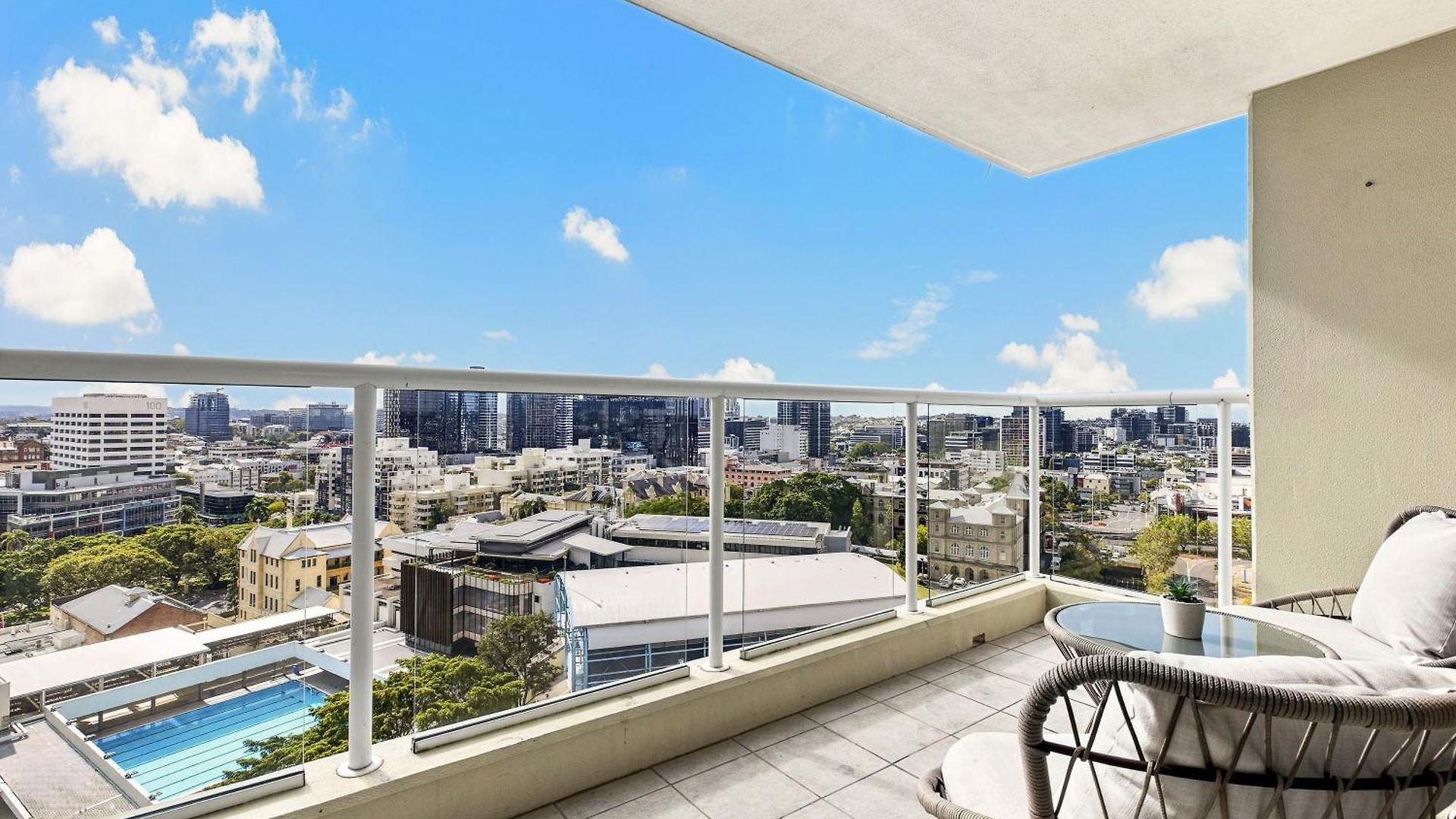 Wake To The River 3 Bedroom Riverside With Pool Gym And Parking * Brisbane
