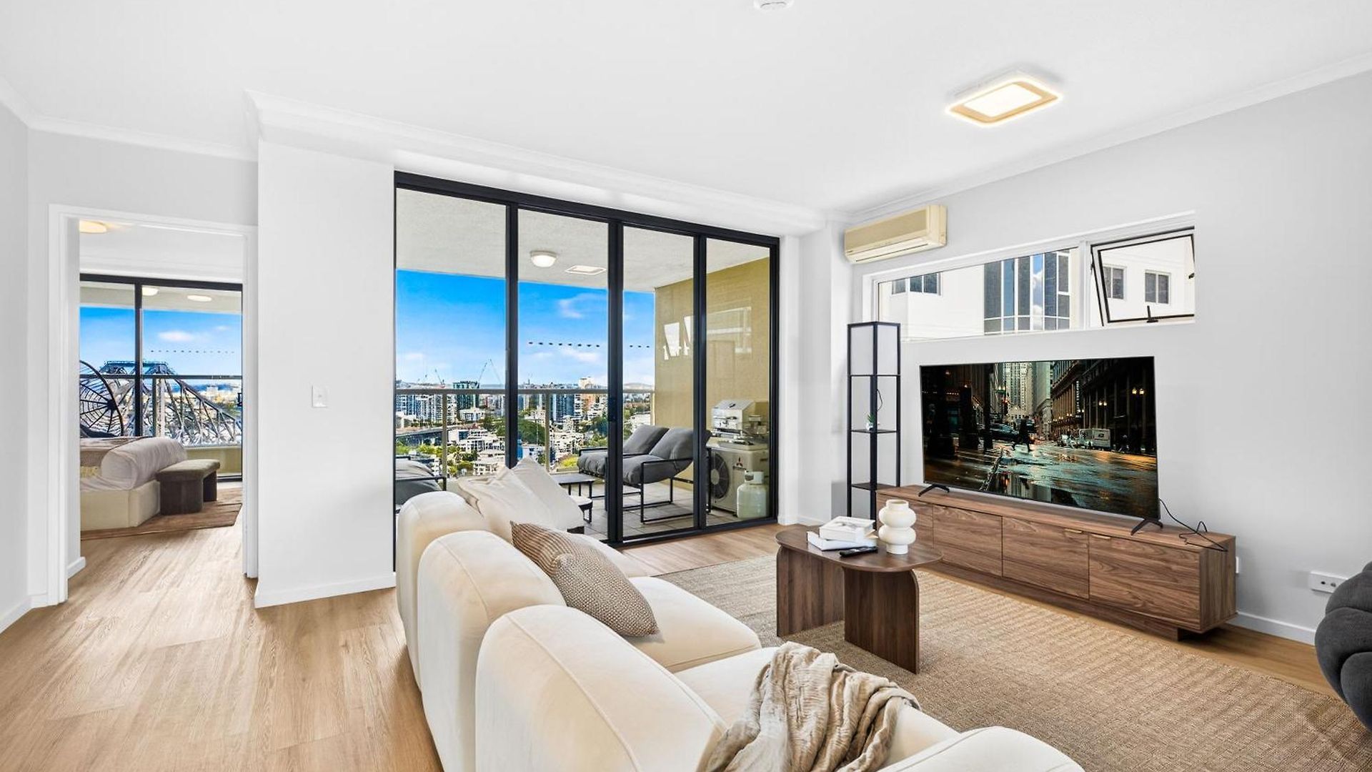 Wake To The River 3 Bedroom Riverside With Pool Gym And Parking * Brisbane