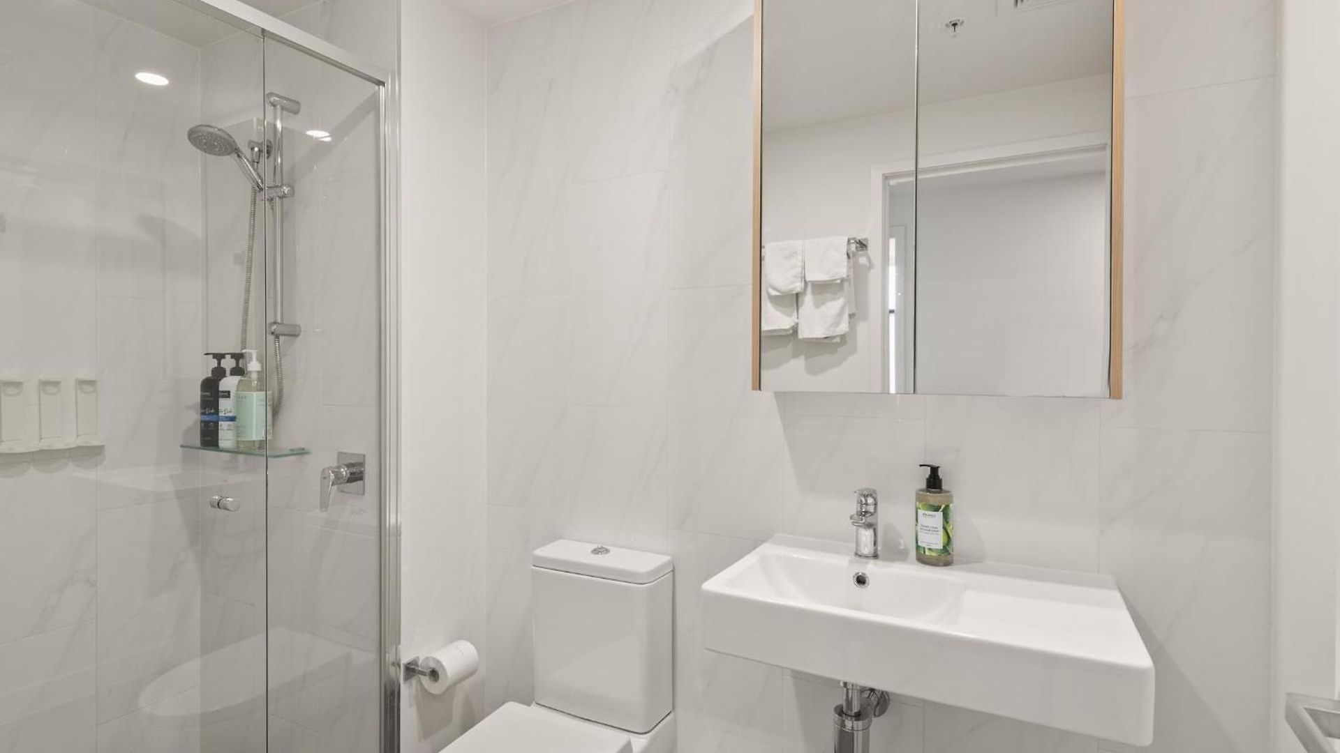 Convenient To Urban Living By Private Host *
