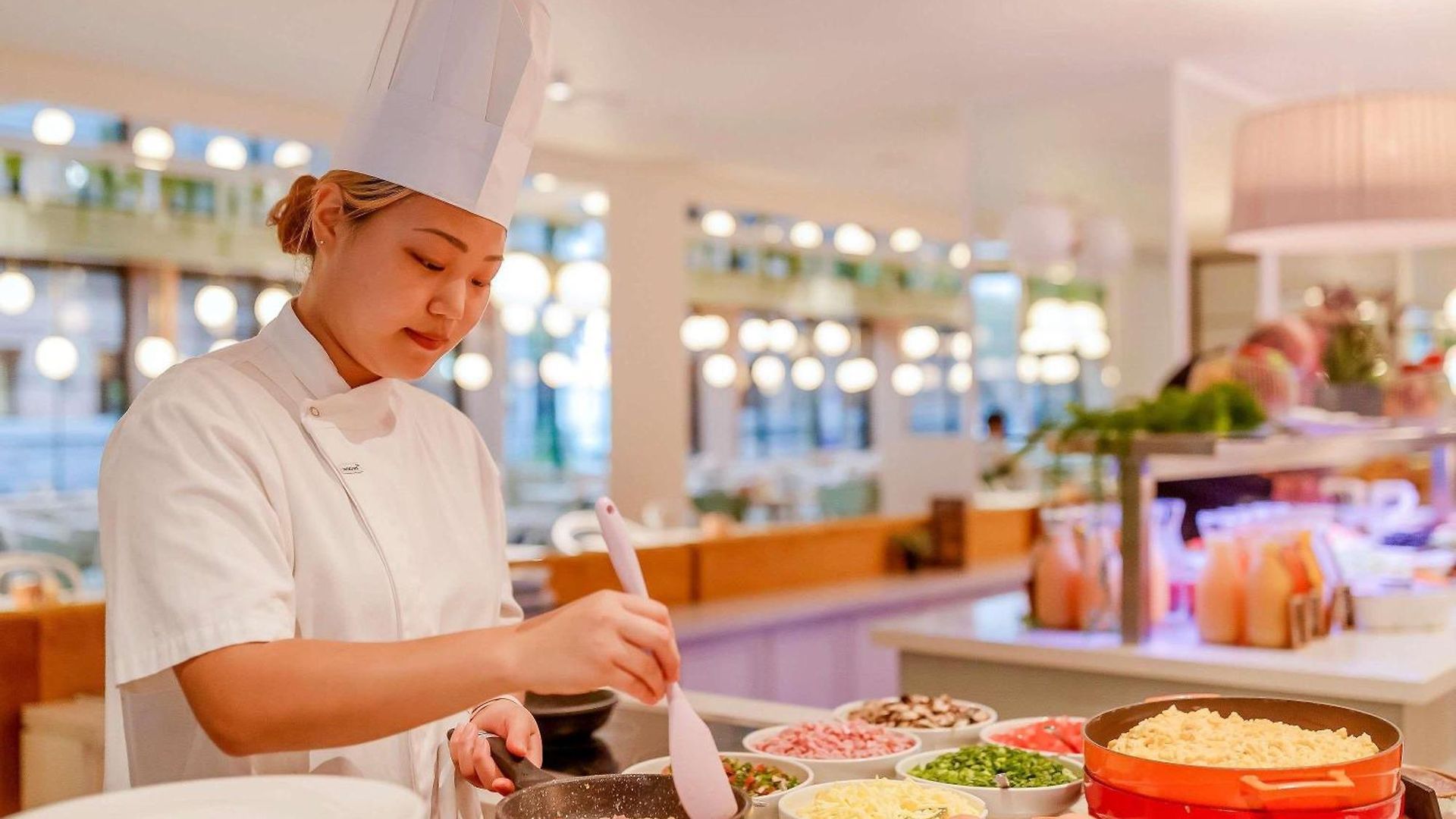 Hotel Mercure King George Square 4*