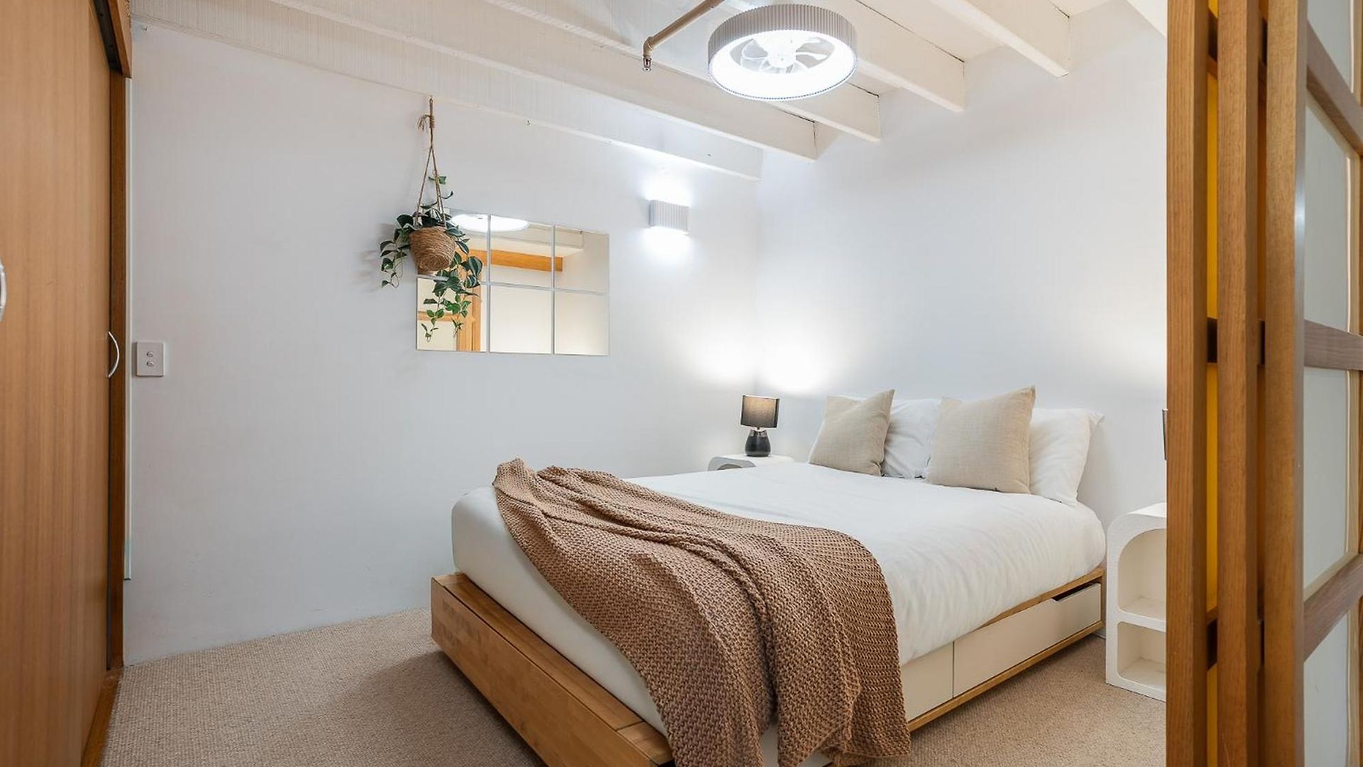 Mactaggarts Place Aparthotel 4*