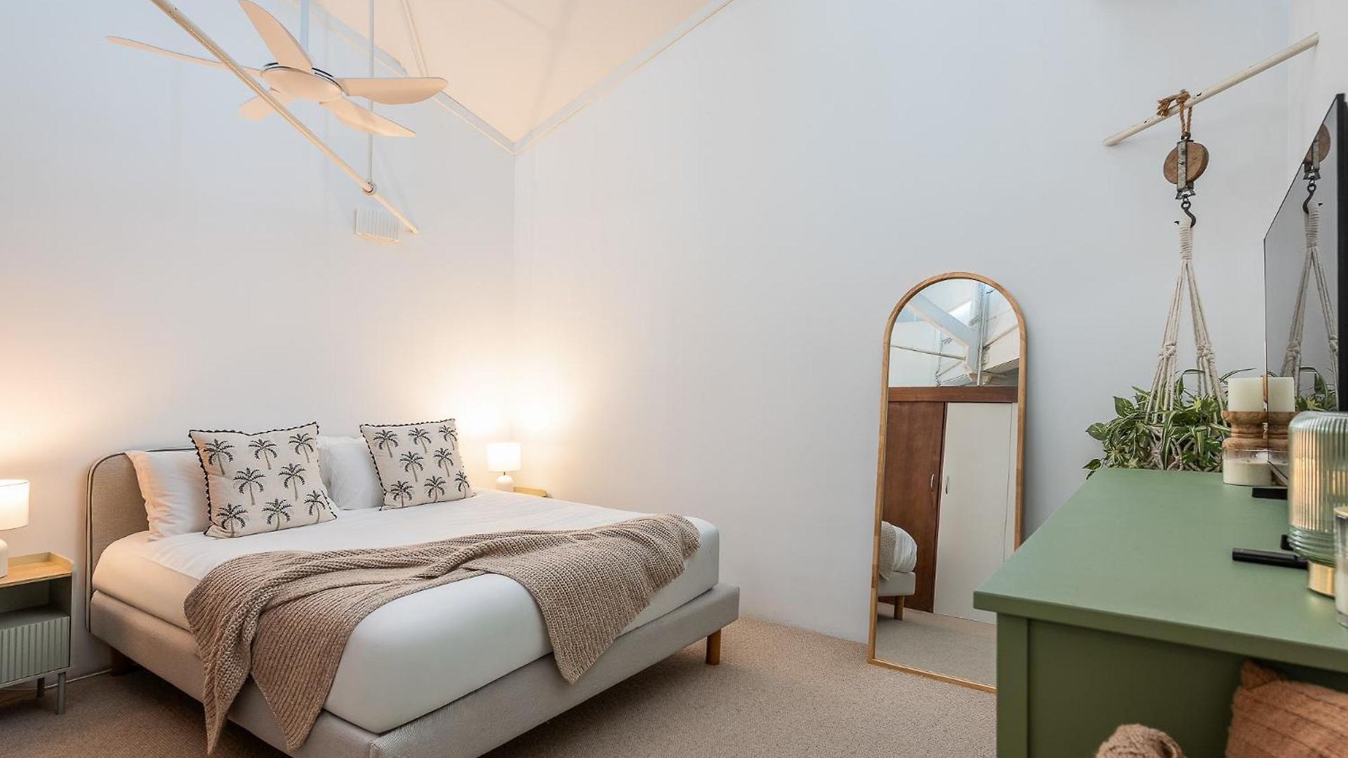 Aparthotel Mactaggarts Place 4*