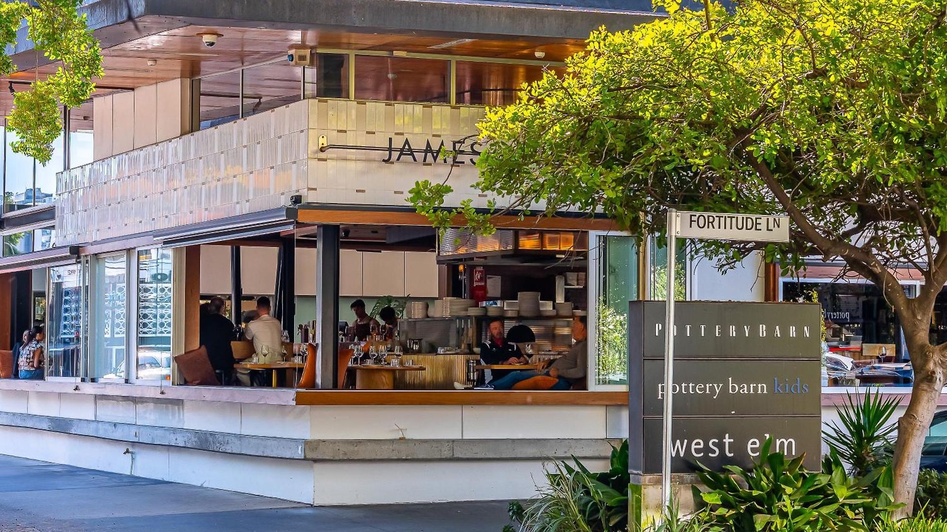 Mactaggarts Place 4* Brisbane