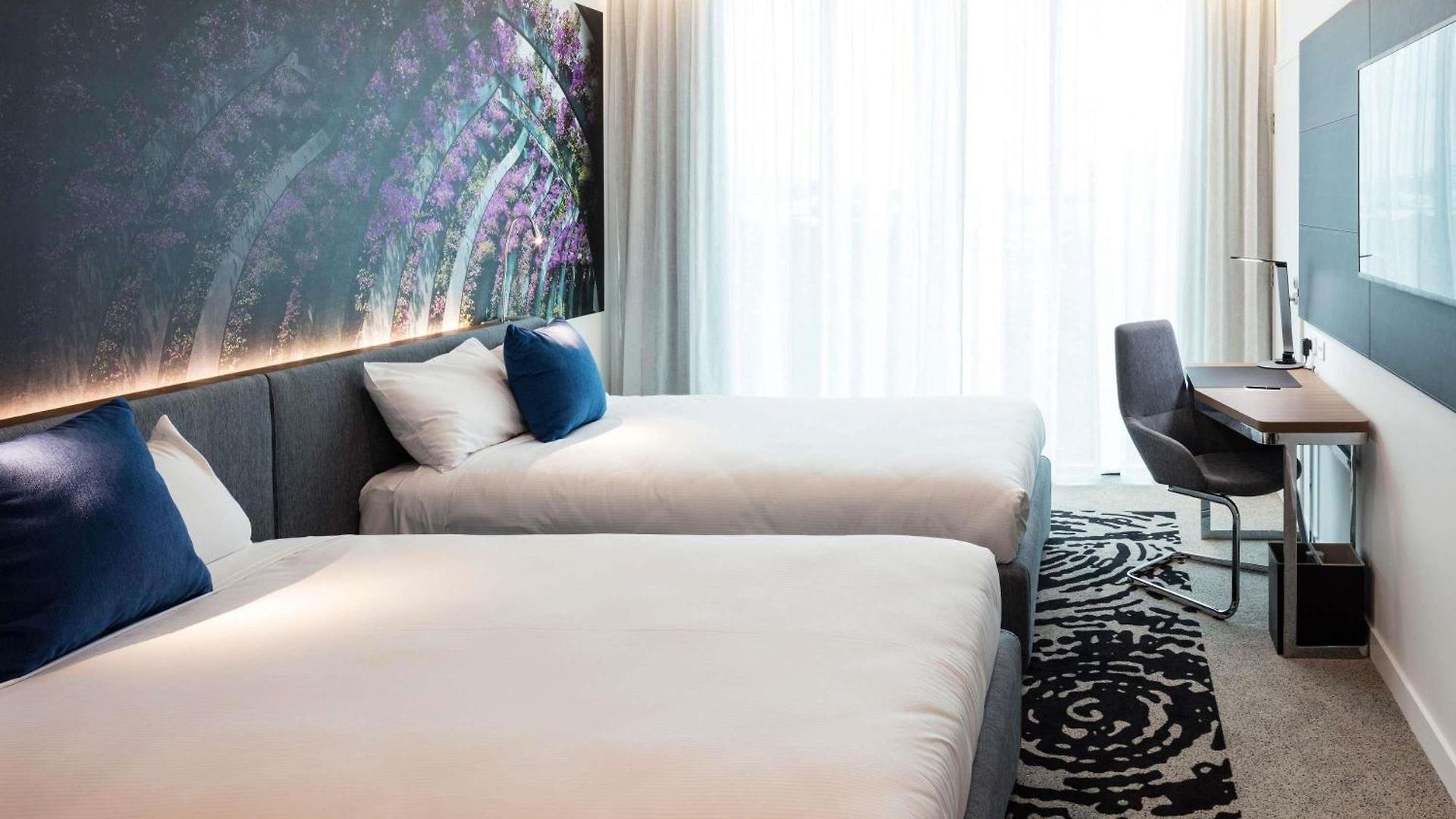 Novotel South Bank Hotel 5*