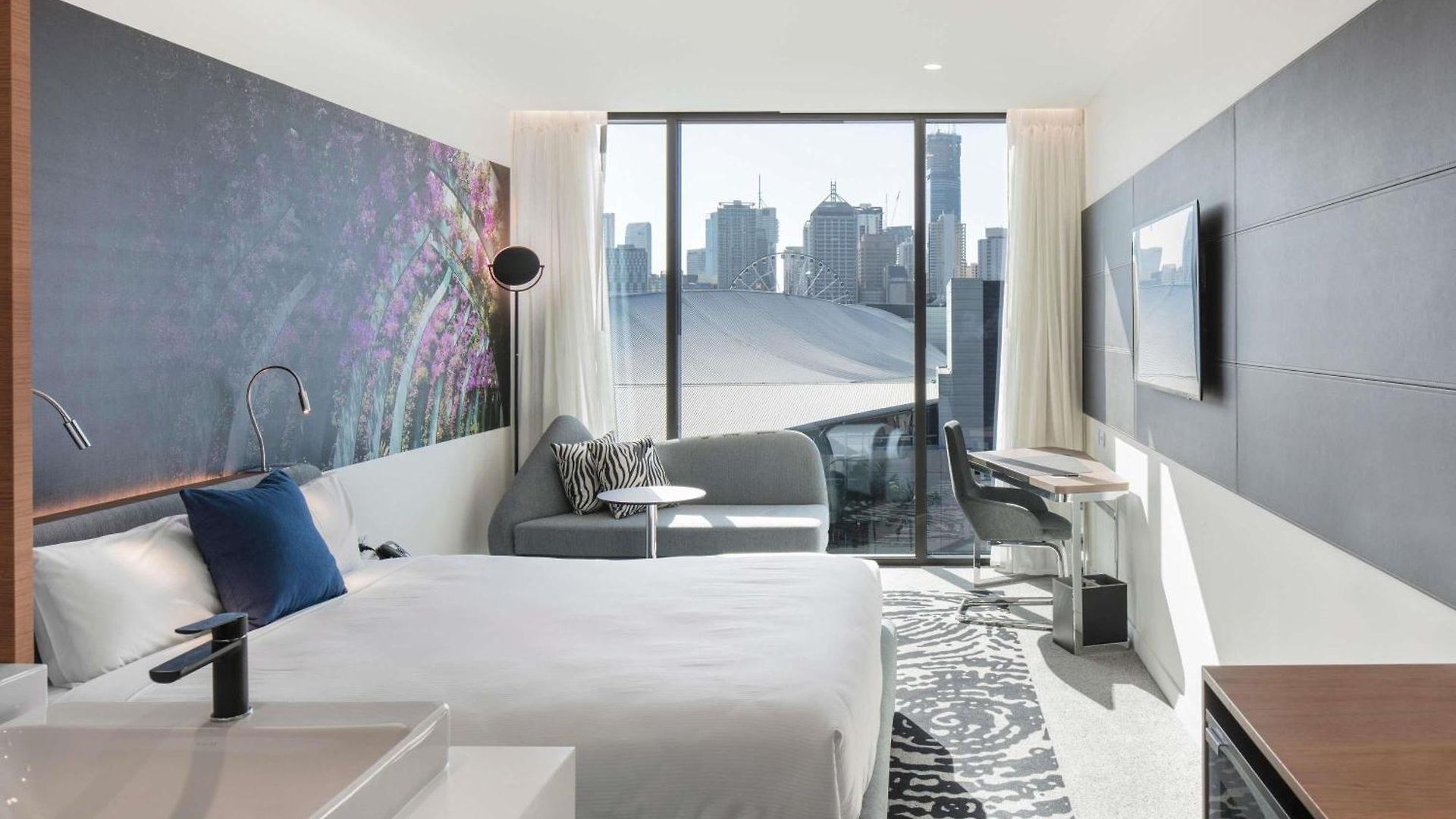 Novotel South Bank 5*