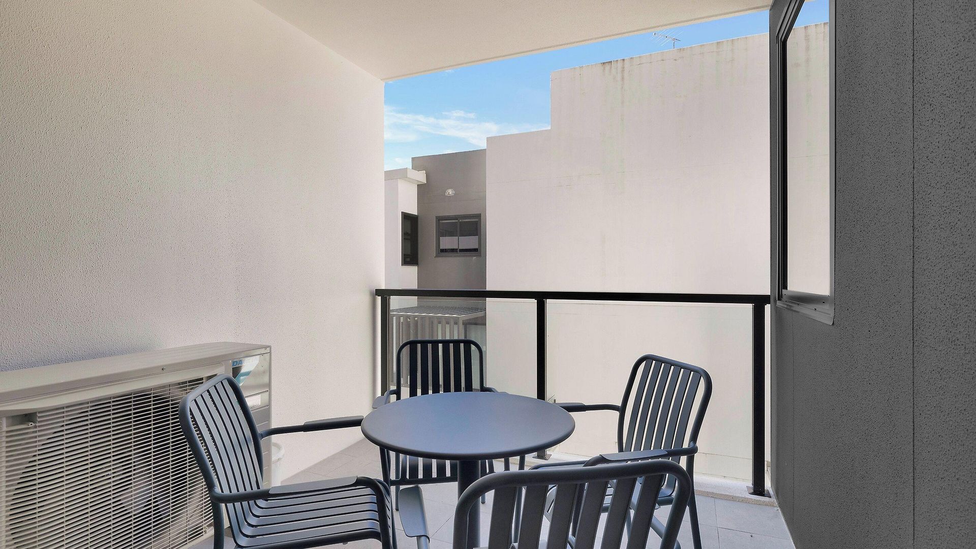 Rambla At Berwick House Aparthotel 4*