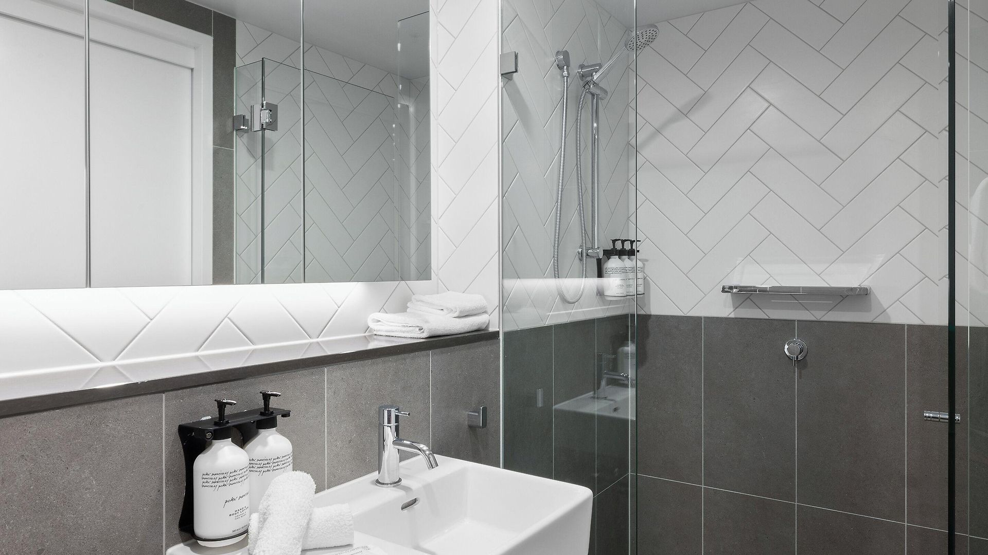 Rambla At South Sq Apartment