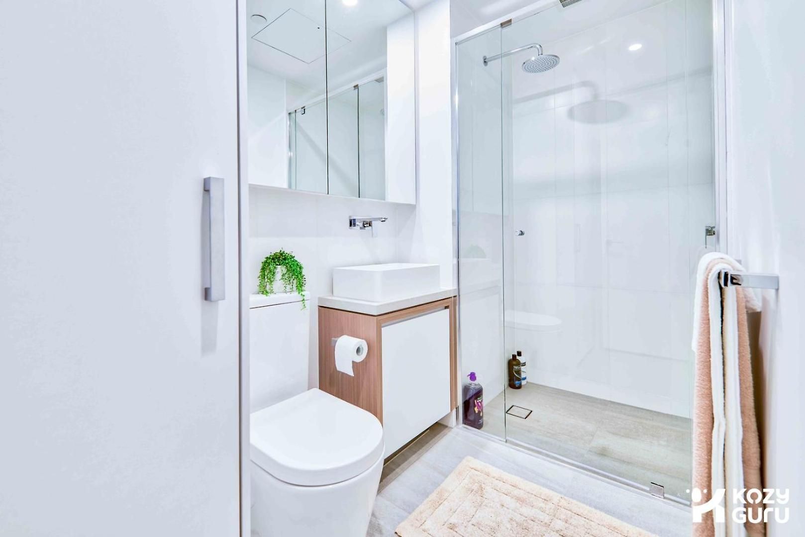 Kozyguru | Fortitude Valley | 2 Bed Apt+parking Apartment