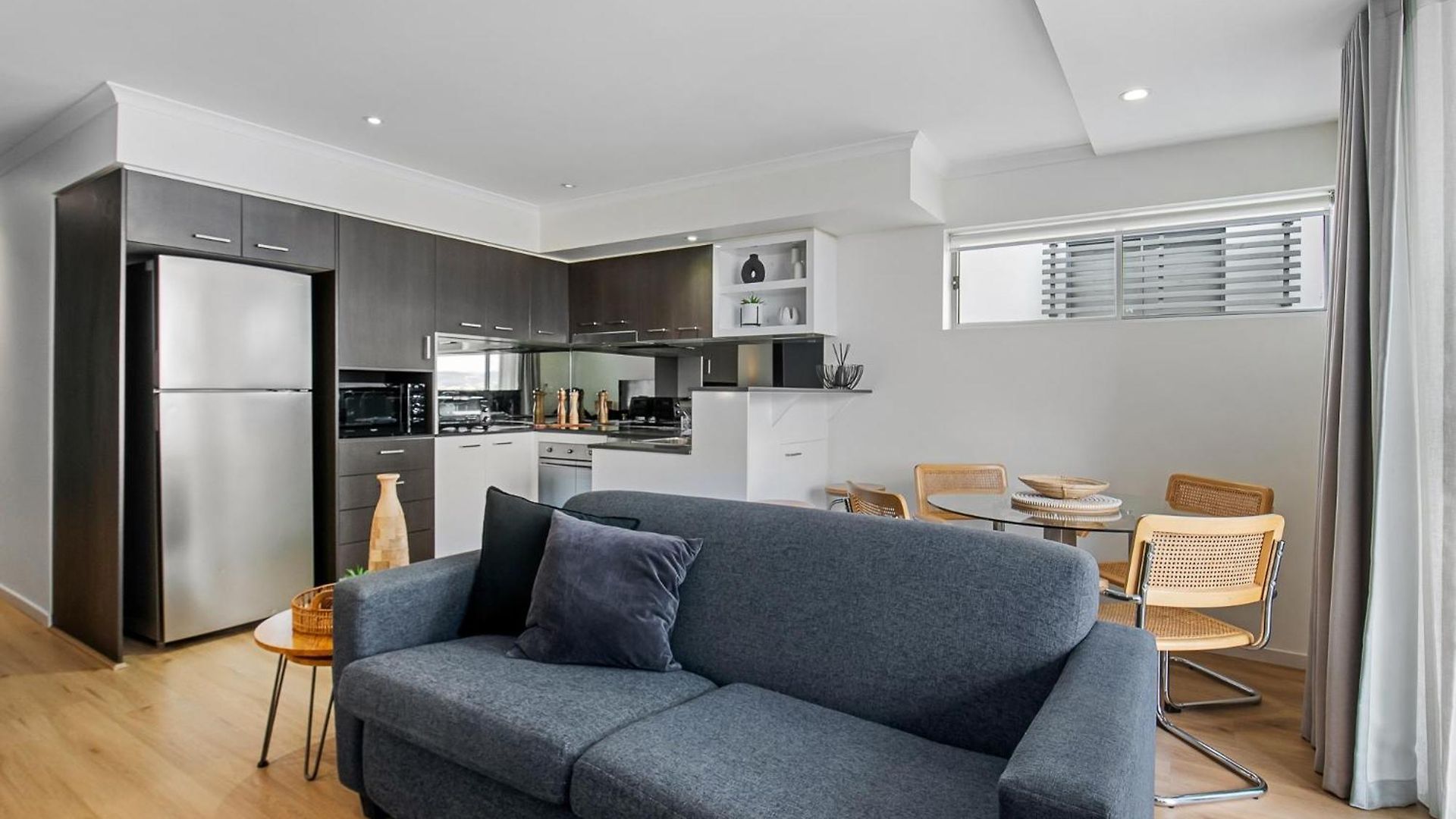 Chic 2-bed & 5 Minutes Walk To Qpac *