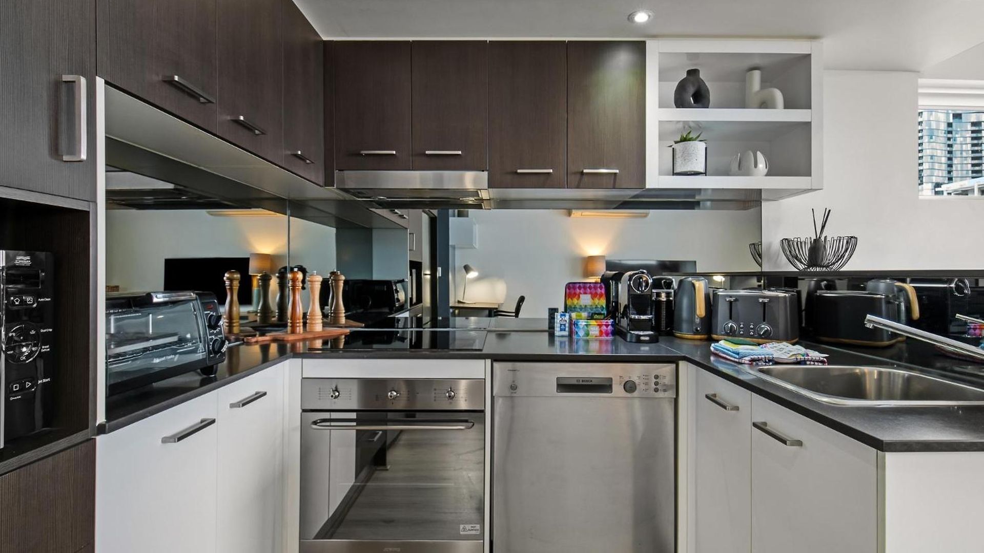 Chic 2-bed & 5 Minutes Walk To Qpac *