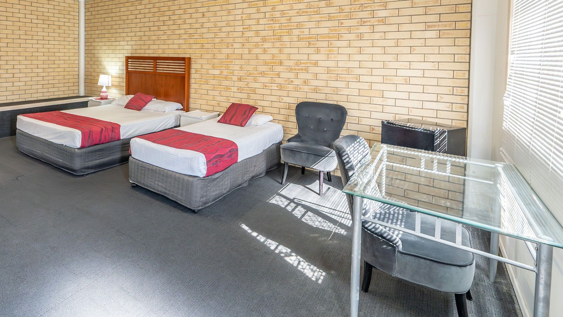 Acacia Ridge 3*
