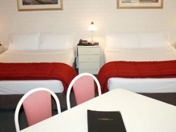 Benson Court 4*