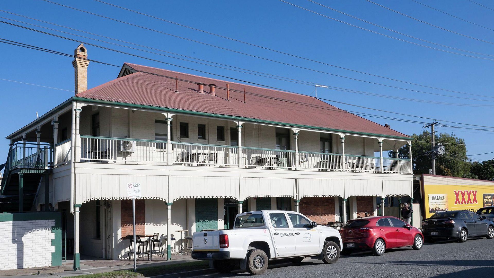 Queensport Hotel Motel 4*