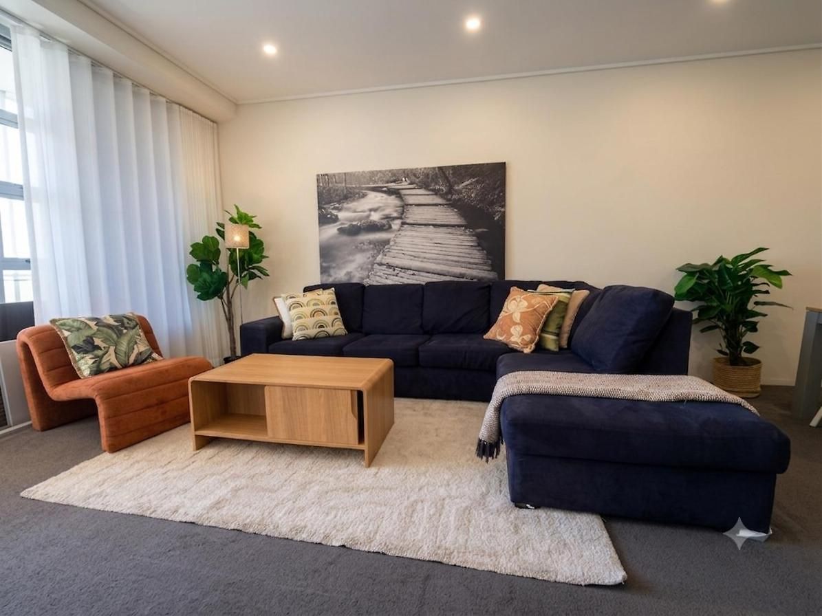 Spectacular 3br River View | 2 Carparks, Gym & Steam * Brisbane