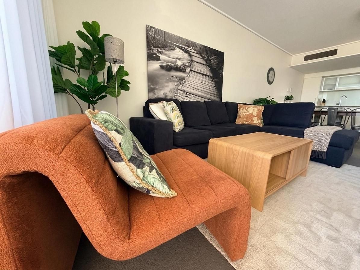 Spectacular 3br River View | 2 Carparks, Gym & Steam Apartment Brisbane