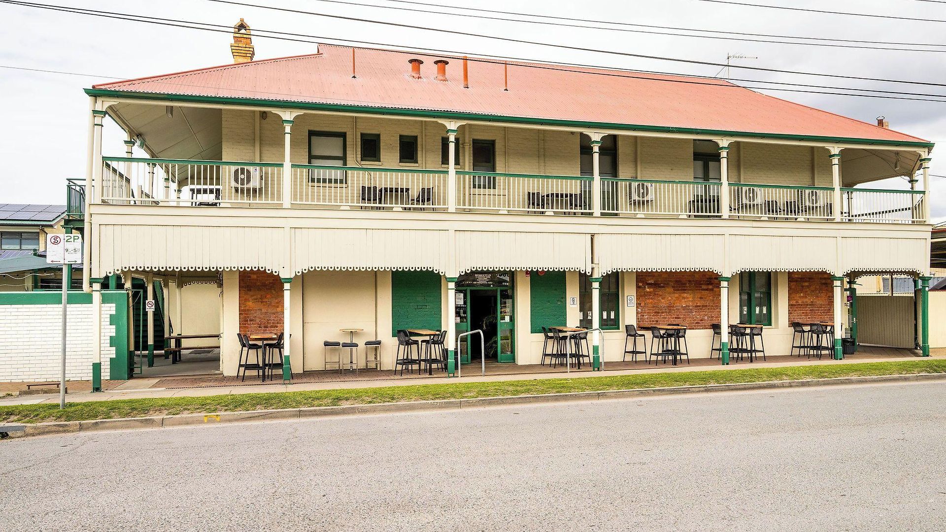Motel Queensport Hotel