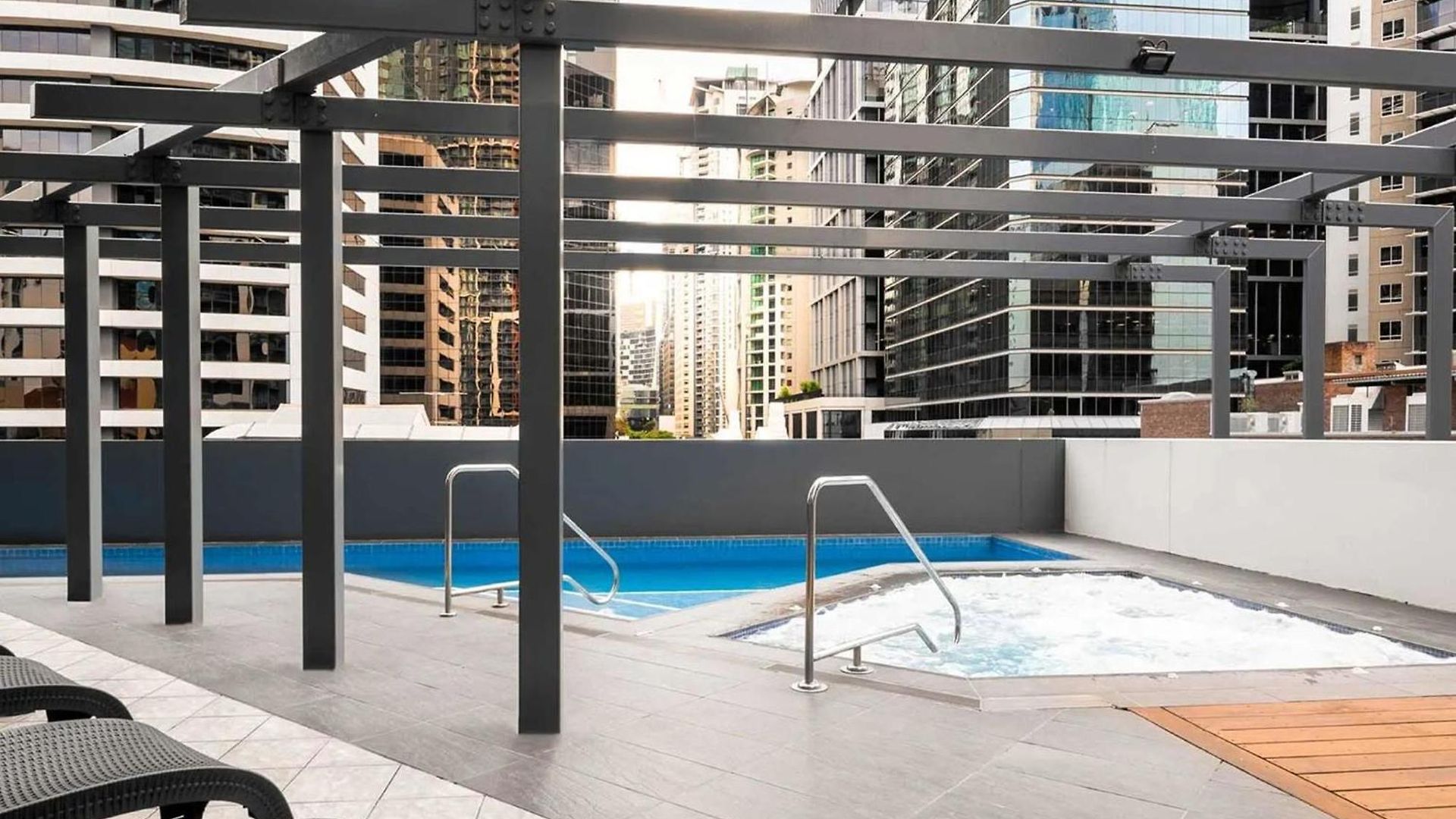 Modern In The Heart Of Cbd Brisbane