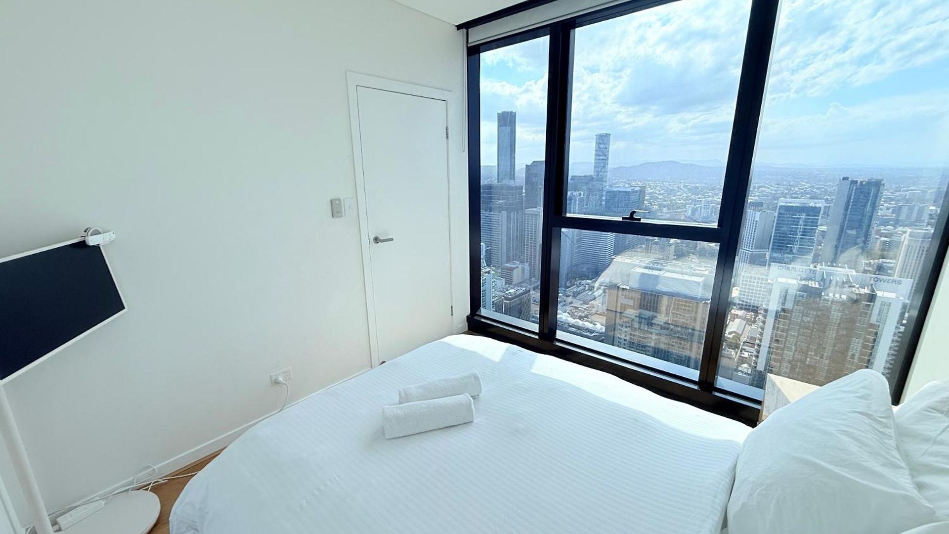 Apartment Amazing &river Views 60th Level Skytower 3 Bedrooms&free Parking