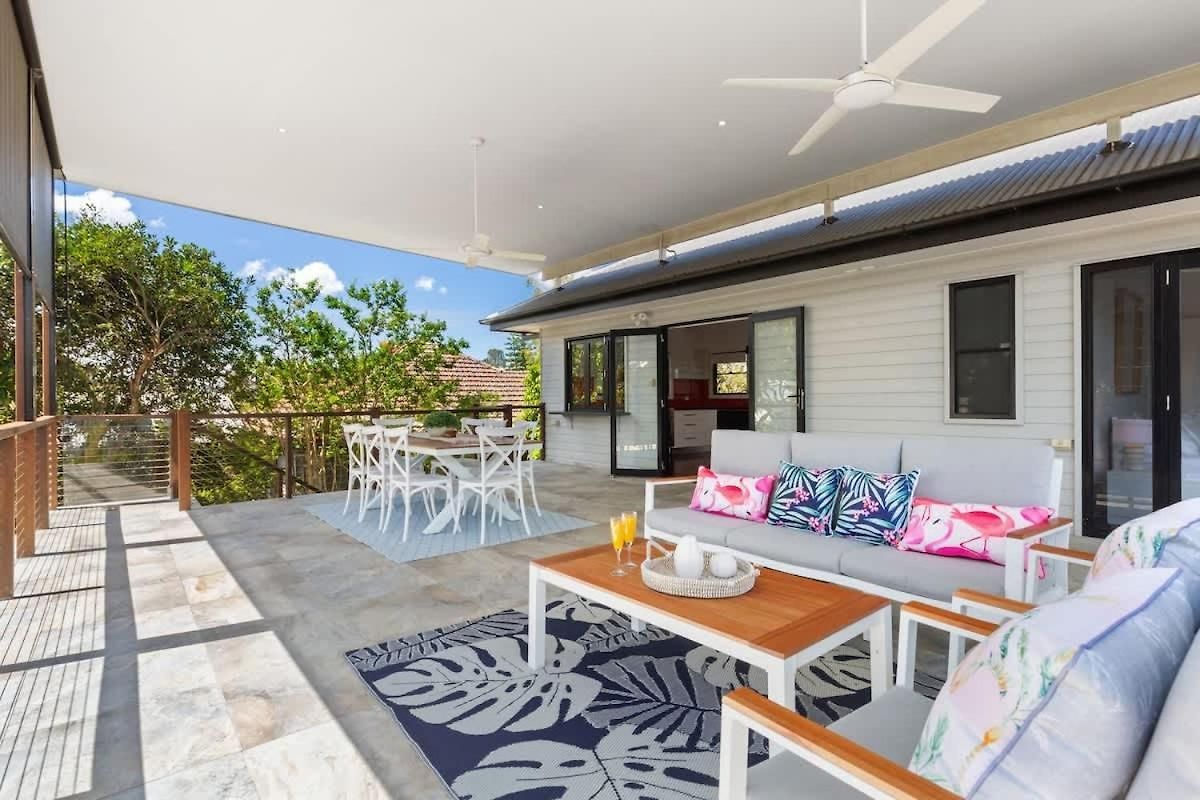 5bdr Ultimate Family Retreat Pool Toys Galore Holiday home Brisbane