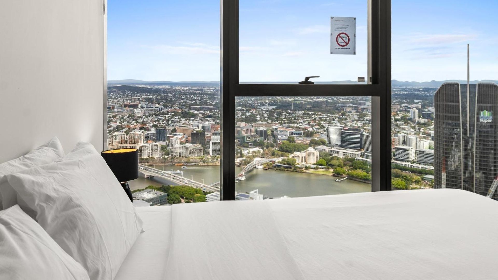 Skyline View High Floor 2br With Sofa Bed And Free Parking *