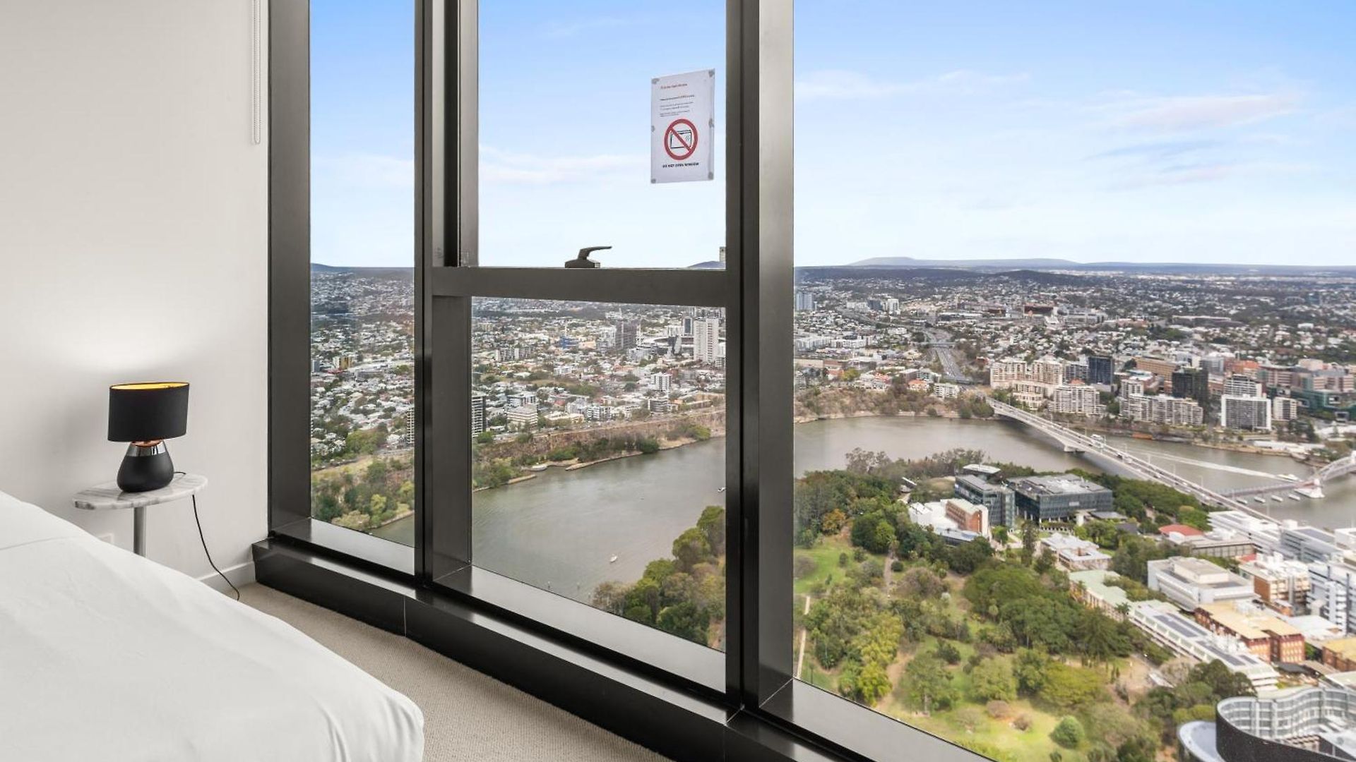 Skyline View High Floor 2br With Sofa Bed And Free Parking * Brisbane