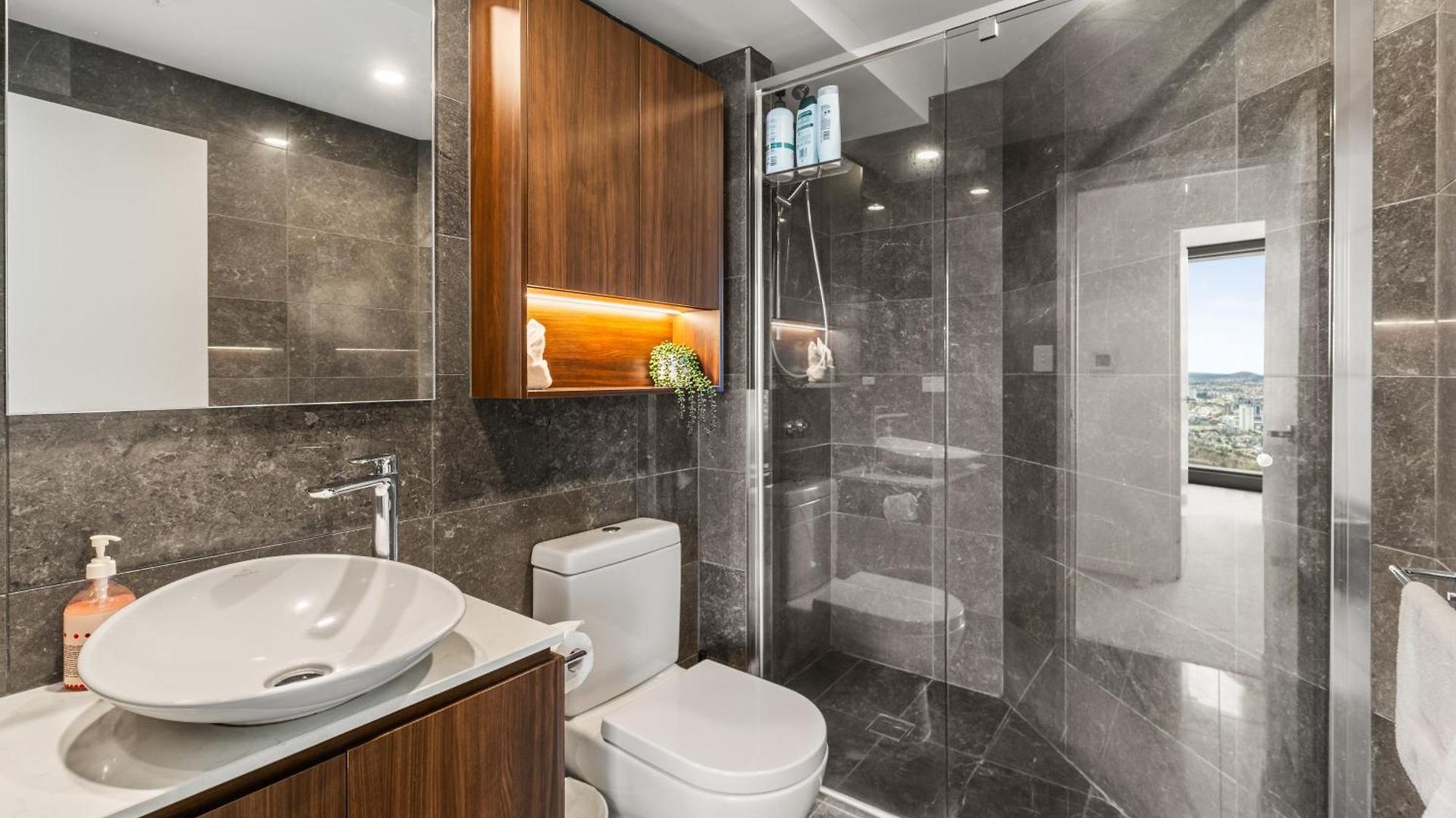 Apartment Skyline View High Floor 2br With Sofa Bed And Free Parking *