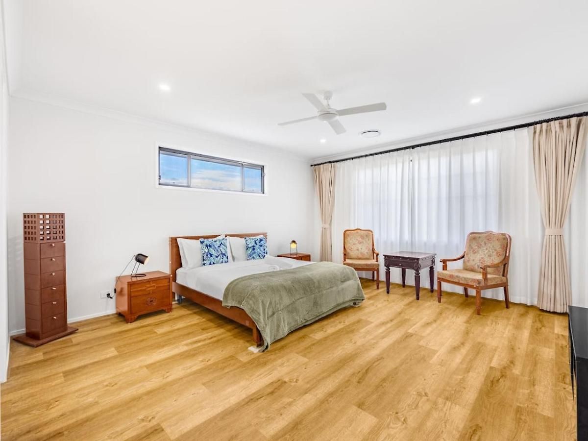 Elegant N Convenient 4 Beds With Easy Access