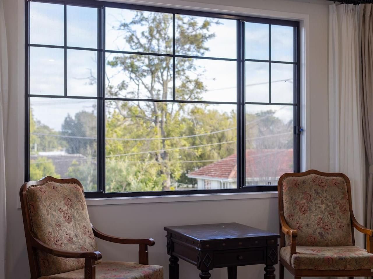 Elegant N Convenient 4 Beds With Easy Access *