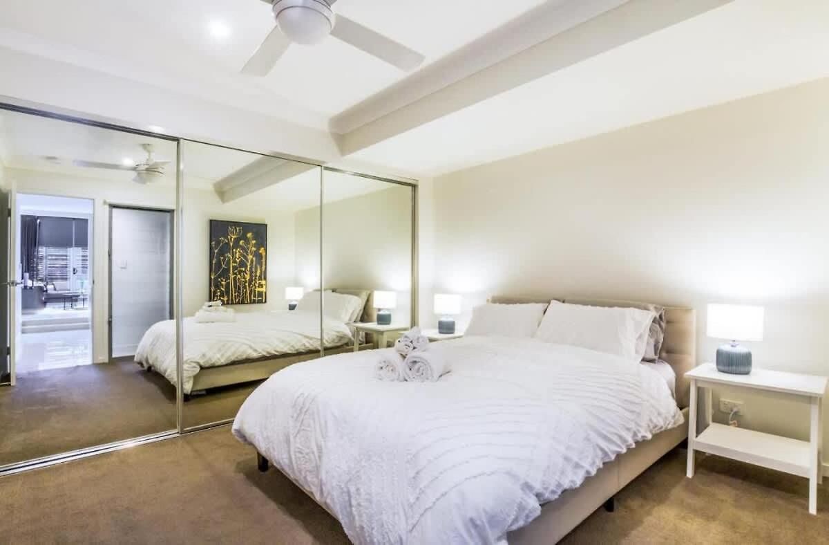 Huge Family Townhouse 3 Bathrooms 5km To Holiday home *