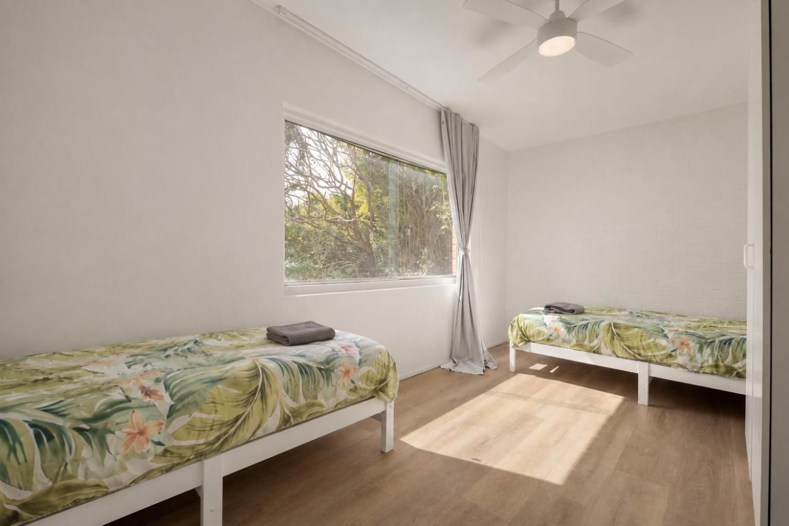 Apartment Charming 2-bed Near River &